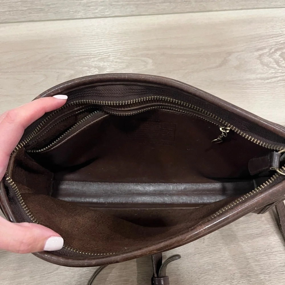 VINTAGE Coach Taylor Zip Crossbody Bag Leather 9944 MADE IN USA